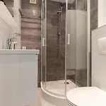 Ac And Fast Wifi Modern Big Emilii Plater 55 Apartman Varsó