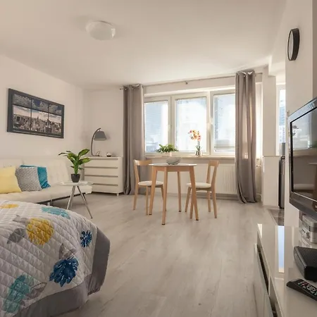 Apartment Ac And Fast Wifi Modern Big Emilii Plater 55 *